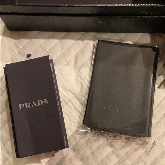 Prada sunglasses - Picture 5 of 5